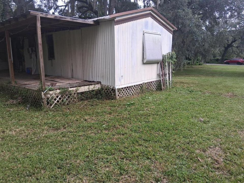 For Sale: $104,900 (2 beds, 1 baths, 968 Square Feet)