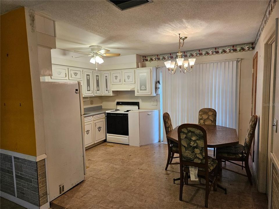 На продажу: $169,000 (3 спален, 2 ванн, 1648 Квадратных фут)