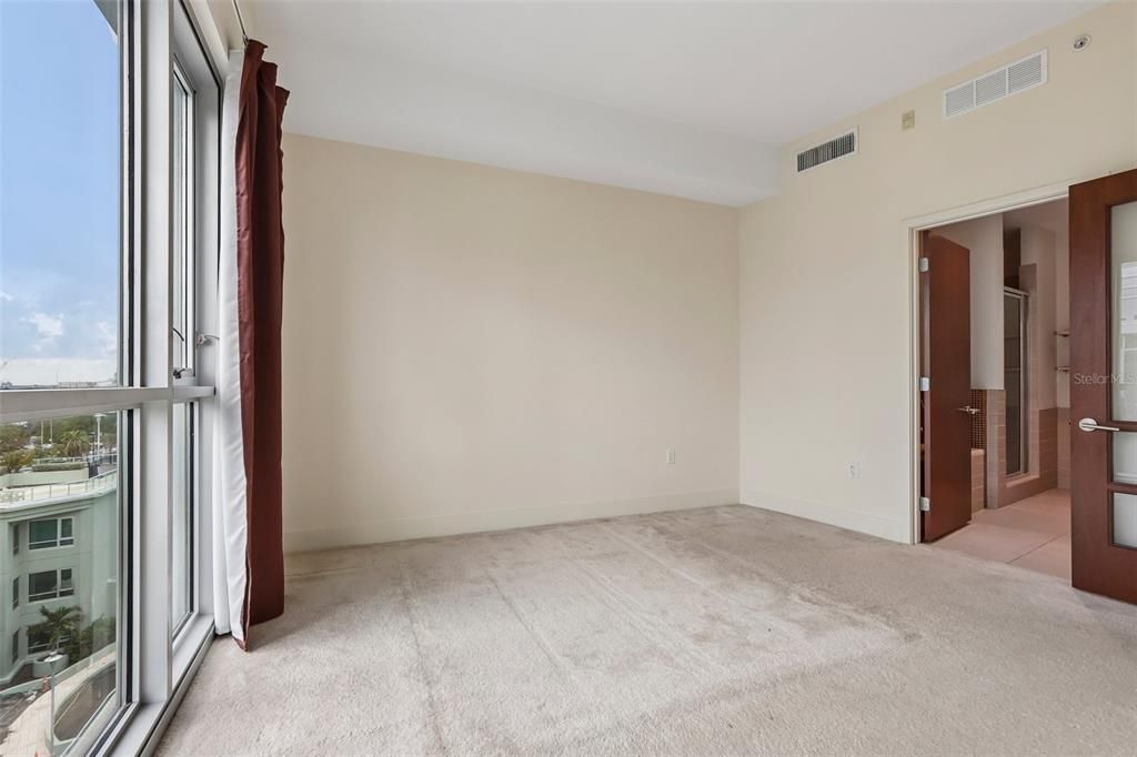 В аренду: $2,500 (1 спален, 1 ванн, 934 Квадратных фут)