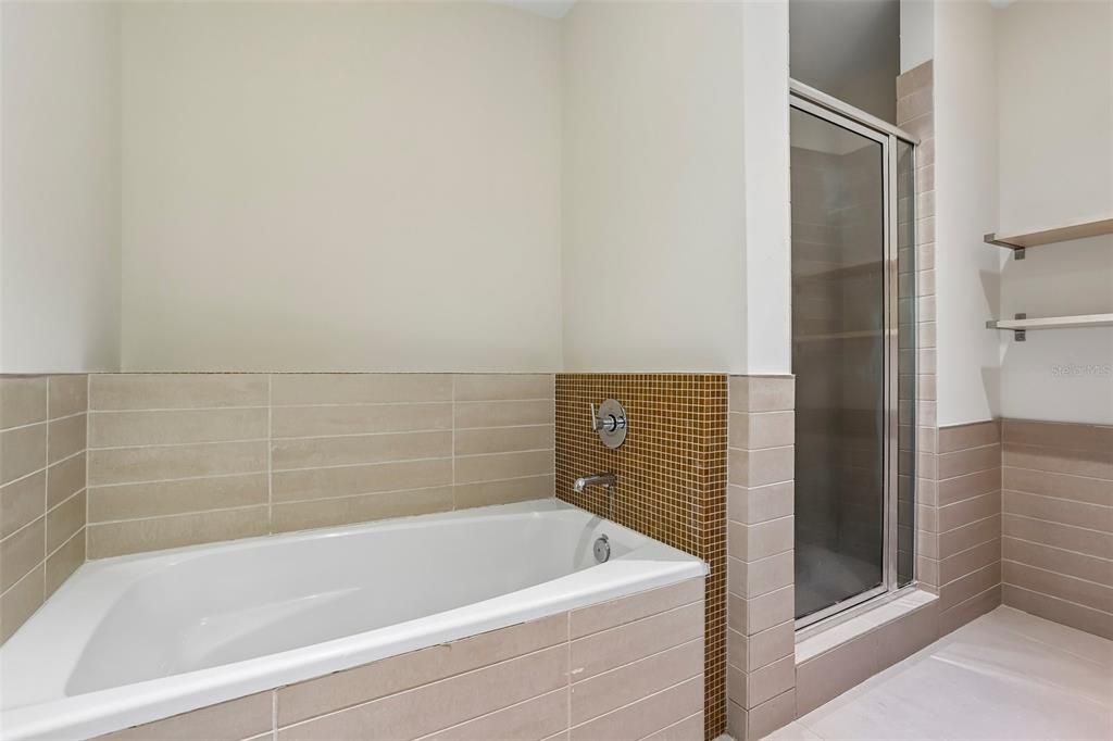 В аренду: $2,500 (1 спален, 1 ванн, 934 Квадратных фут)