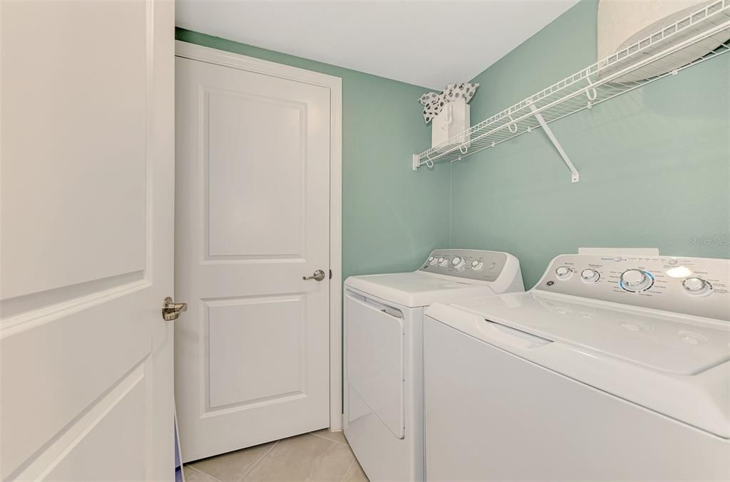 For Sale: $426,999 (3 beds, 2 baths, 1741 Square Feet)