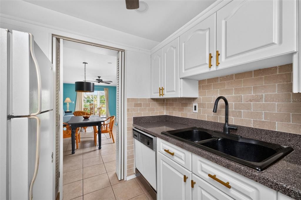 En Venta: $145,000 (2 camas, 2 baños, 828 Pies cuadrados)