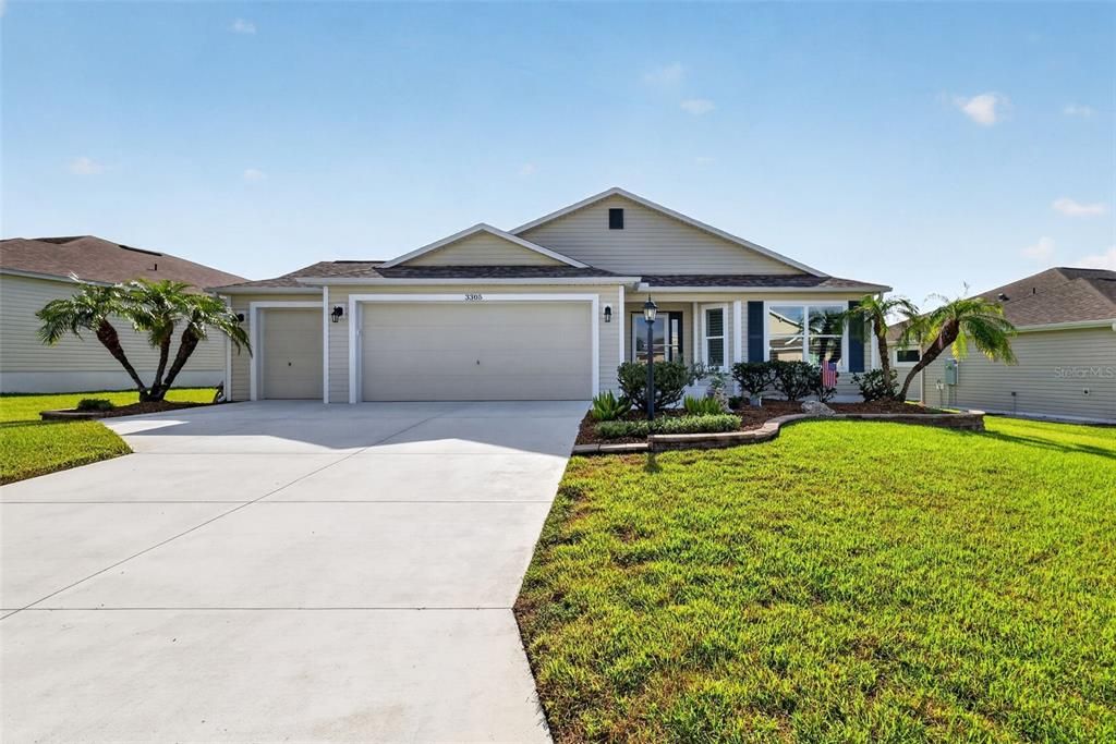 For Sale: $399,000 (3 beds, 2 baths, 1564 Square Feet)