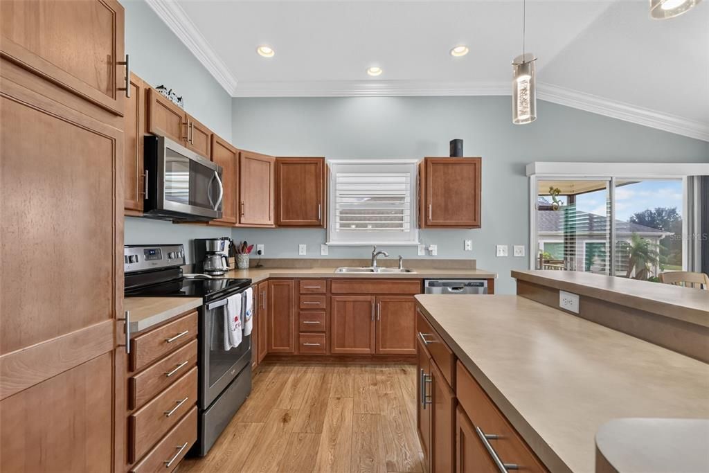 For Sale: $399,000 (3 beds, 2 baths, 1564 Square Feet)