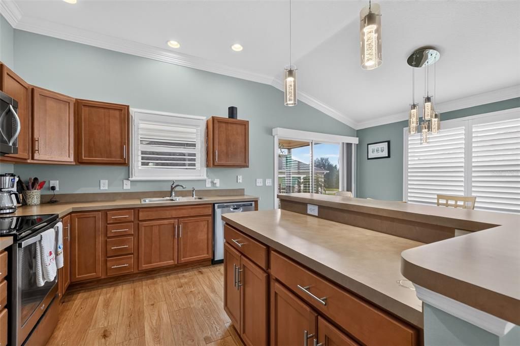 For Sale: $399,000 (3 beds, 2 baths, 1564 Square Feet)
