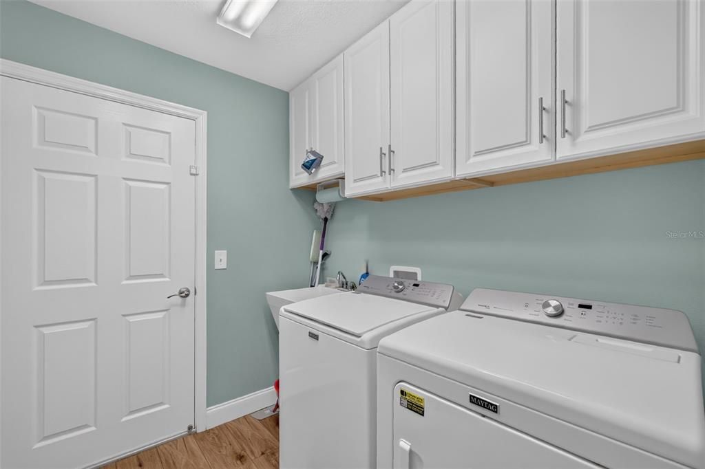 For Sale: $399,000 (3 beds, 2 baths, 1564 Square Feet)