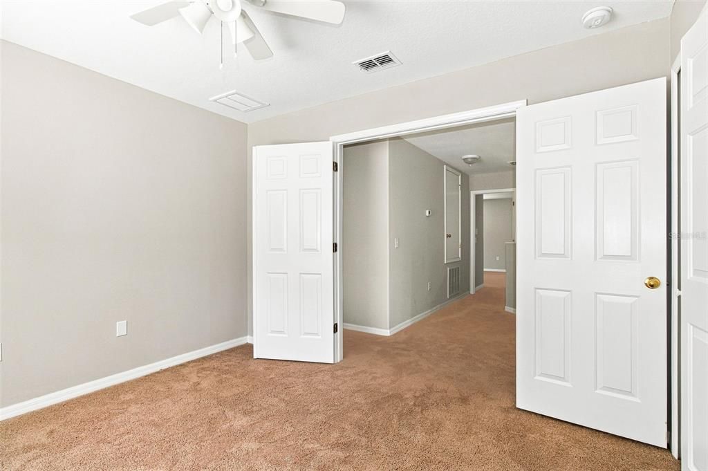 For Sale: $385,000 (6 beds, 3 baths, 2962 Square Feet)