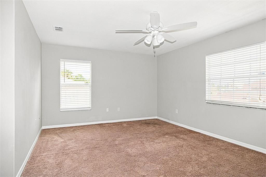 For Sale: $385,000 (6 beds, 3 baths, 2962 Square Feet)