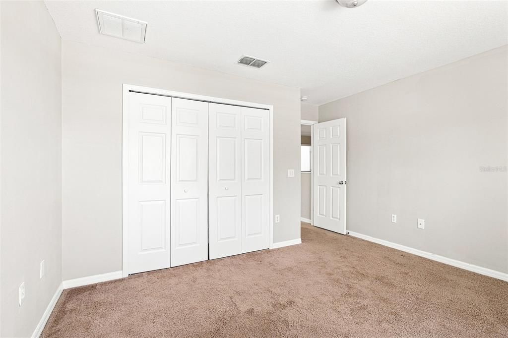 For Sale: $385,000 (6 beds, 3 baths, 2962 Square Feet)