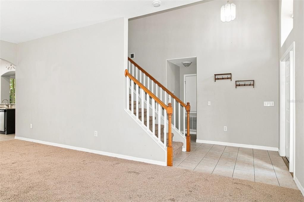 For Sale: $385,000 (6 beds, 3 baths, 2962 Square Feet)