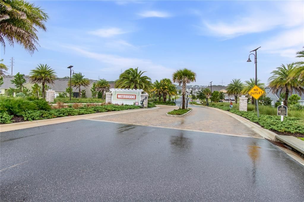 For Sale: $839,000 (4 beds, 2 baths, 2914 Square Feet)