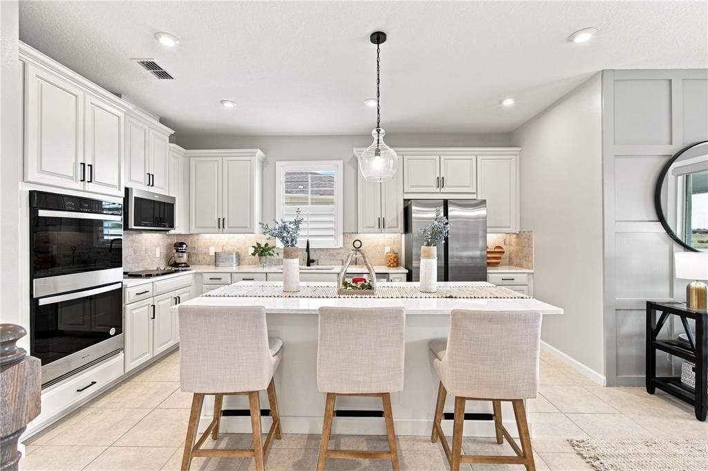 For Sale: $839,000 (4 beds, 2 baths, 2914 Square Feet)