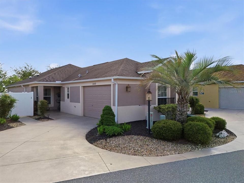 Active With Contract: $409,900 (3 beds, 2 baths, 1446 Square Feet)