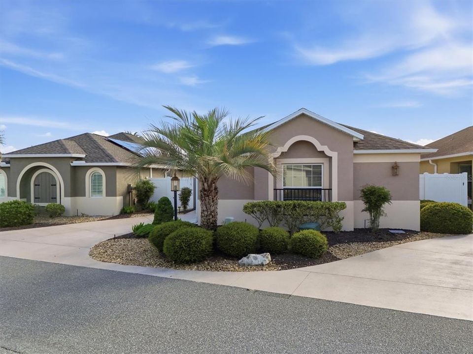 Active With Contract: $409,900 (3 beds, 2 baths, 1446 Square Feet)