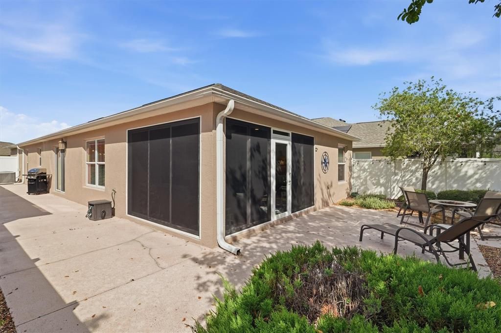 Active With Contract: $409,900 (3 beds, 2 baths, 1446 Square Feet)