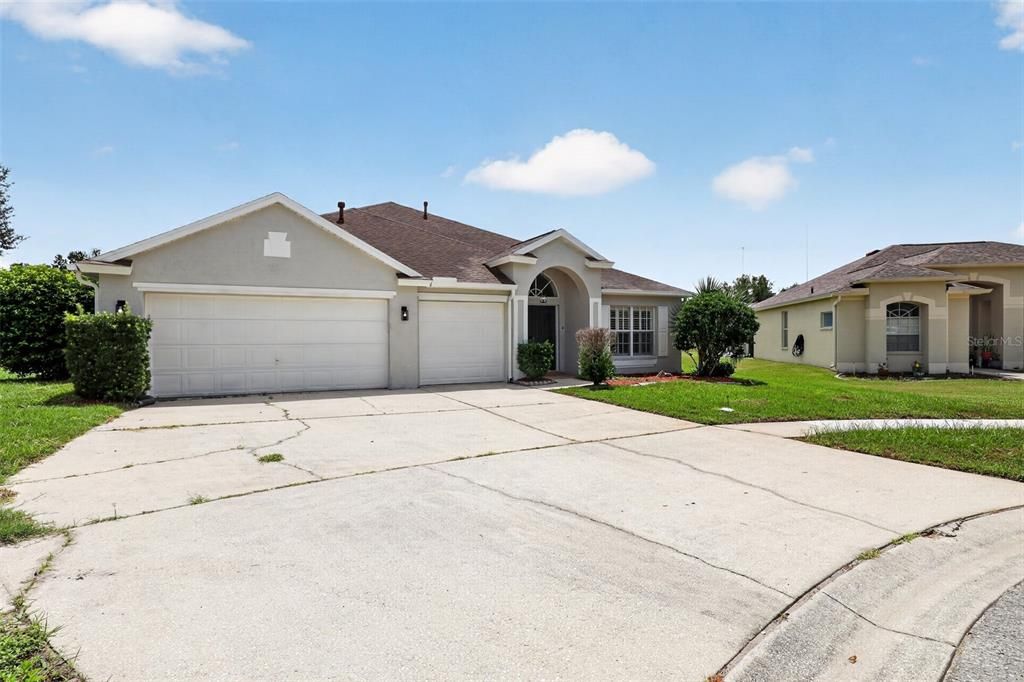 For Sale: $585,000 (4 beds, 3 baths, 2605 Square Feet)