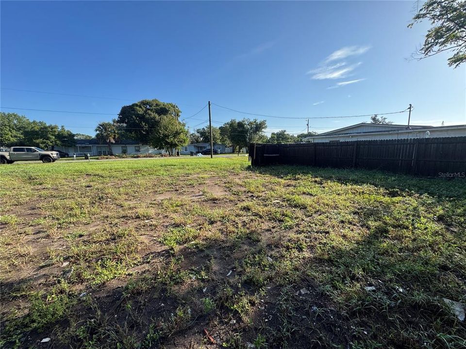 待售: $149,900 (0.35 acres)