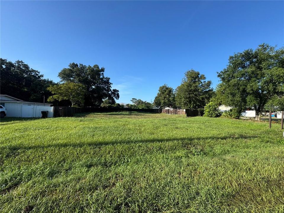 待售: $149,900 (0.35 acres)