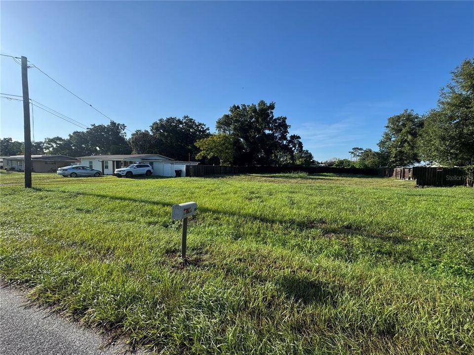 待售: $149,900 (0.35 acres)