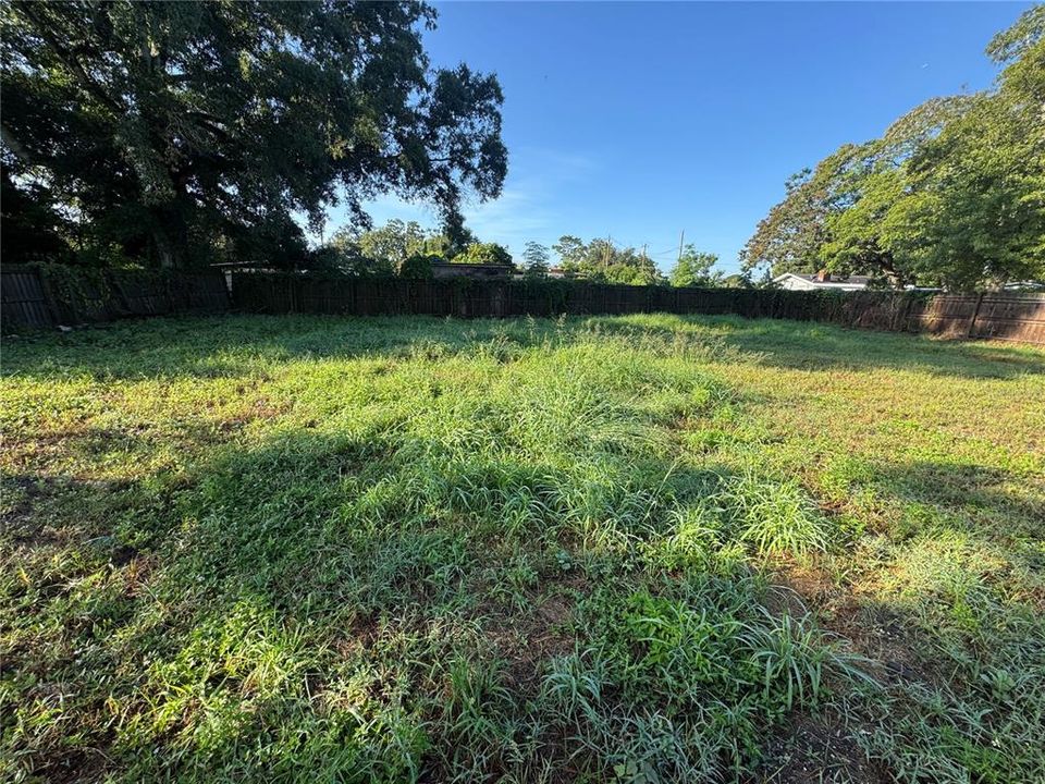待售: $149,900 (0.35 acres)