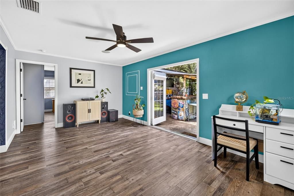 For Sale: $380,000 (3 beds, 2 baths, 1363 Square Feet)