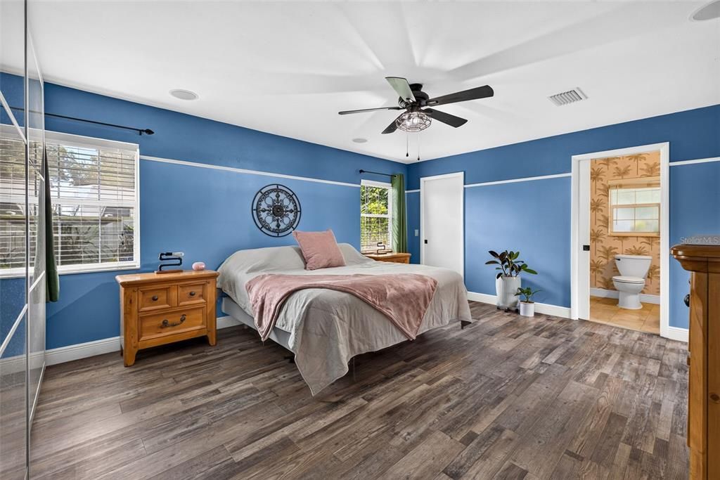 For Sale: $380,000 (3 beds, 2 baths, 1363 Square Feet)