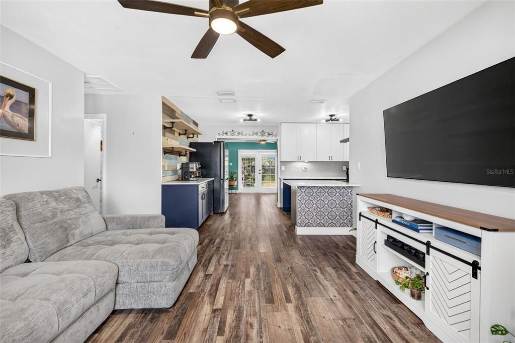 For Sale: $380,000 (3 beds, 2 baths, 1363 Square Feet)