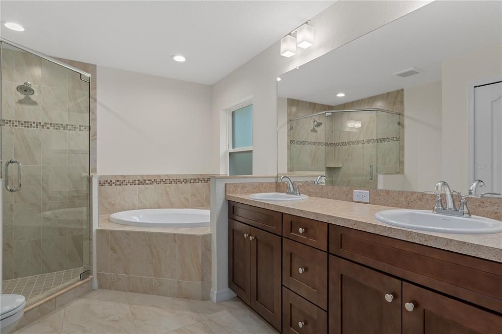 For Sale: $379,900 (4 beds, 2 baths, 2120 Square Feet)