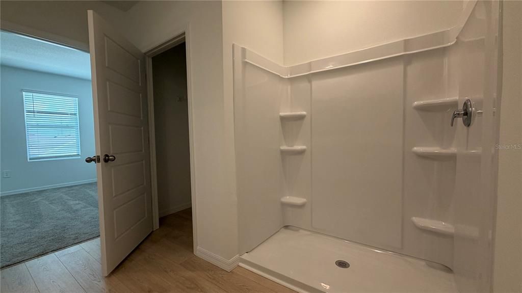 В аренду: $2,800 (5 спален, 3 ванн, 2447 Квадратных фут)