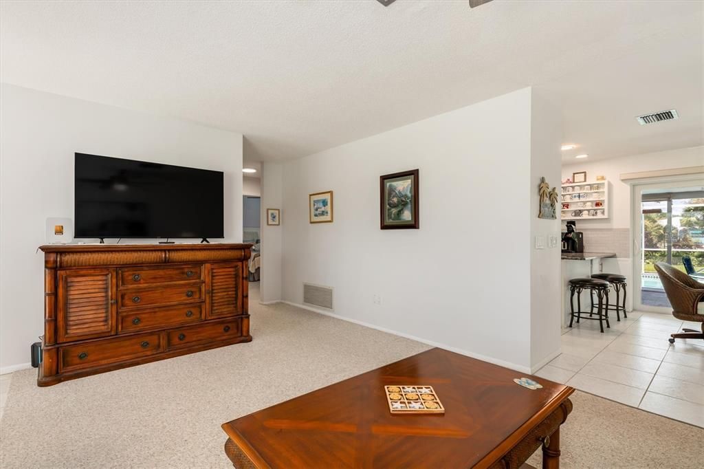 En Venta: $339,000 (2 camas, 2 baños, 1148 Pies cuadrados)