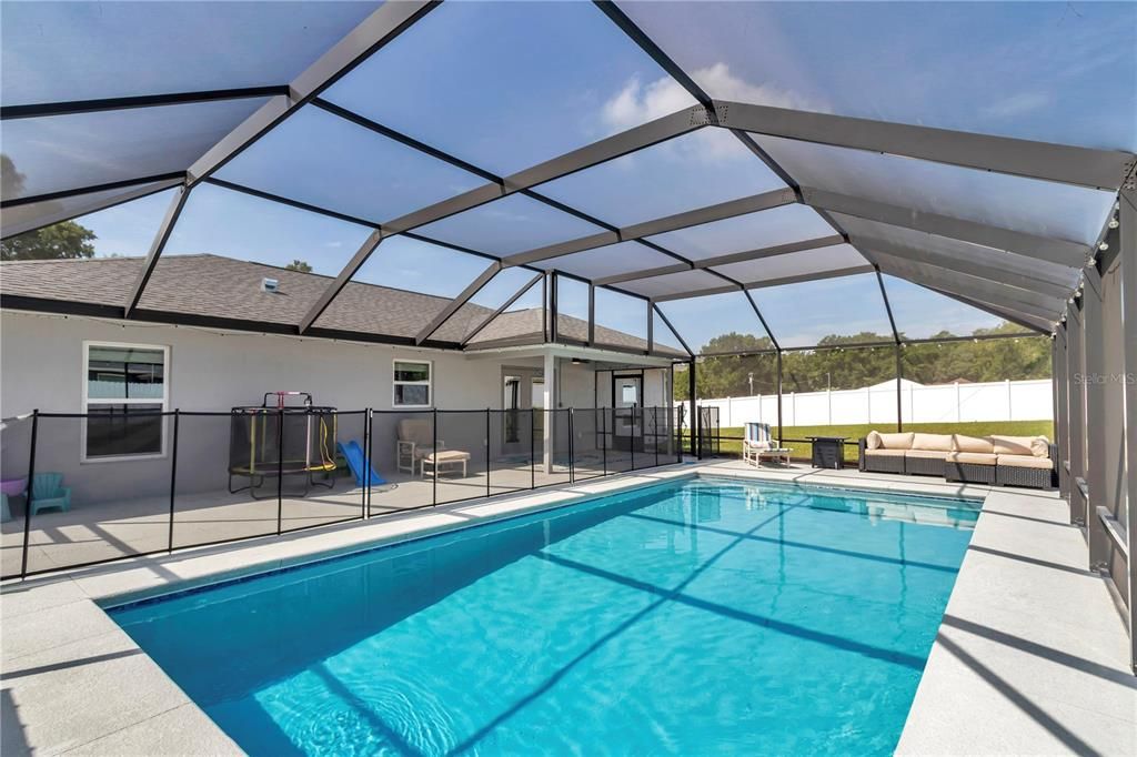 Active With Contract: $400,000 (3 beds, 2 baths, 1603 Square Feet)