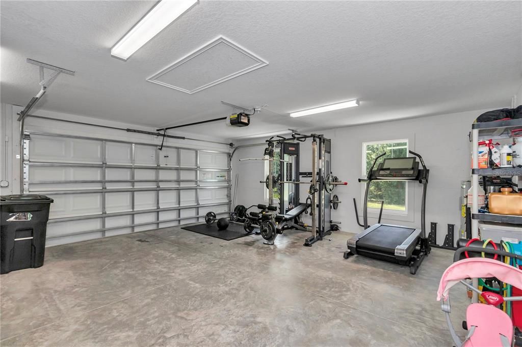 Active With Contract: $400,000 (3 beds, 2 baths, 1603 Square Feet)