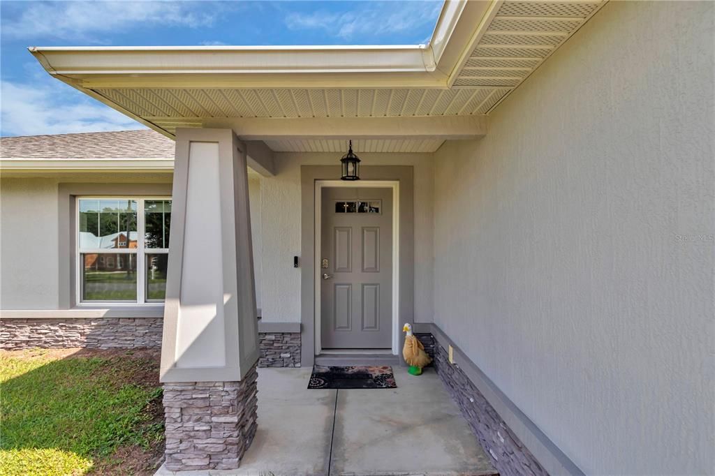 Active With Contract: $400,000 (3 beds, 2 baths, 1603 Square Feet)