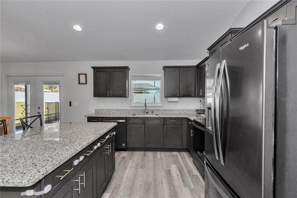 Active With Contract: $400,000 (3 beds, 2 baths, 1603 Square Feet)