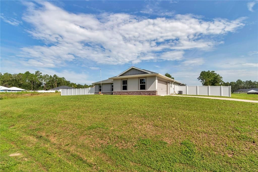 Active With Contract: $400,000 (3 beds, 2 baths, 1603 Square Feet)