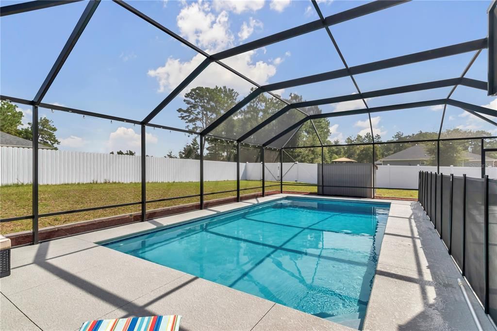 Active With Contract: $400,000 (3 beds, 2 baths, 1603 Square Feet)