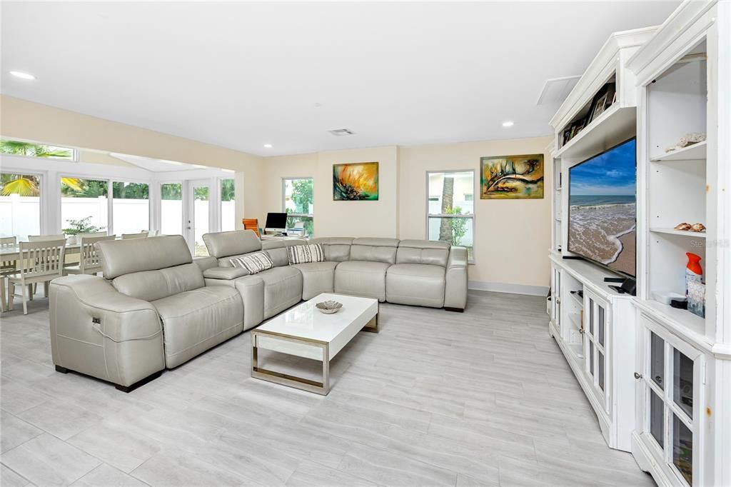 For Sale: $795,000 (3 beds, 2 baths, 1853 Square Feet)