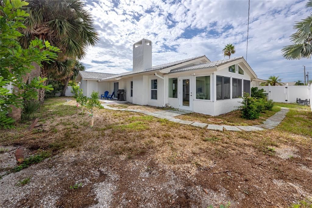 For Sale: $795,000 (3 beds, 2 baths, 1853 Square Feet)