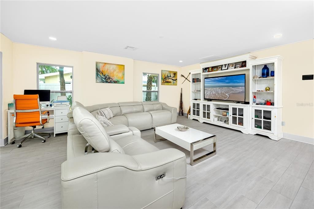 For Sale: $795,000 (3 beds, 2 baths, 1853 Square Feet)