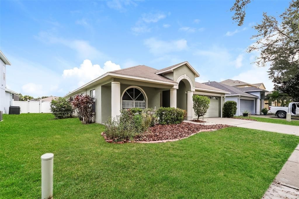 For Sale: $355,000 (3 beds, 2 baths, 2061 Square Feet)