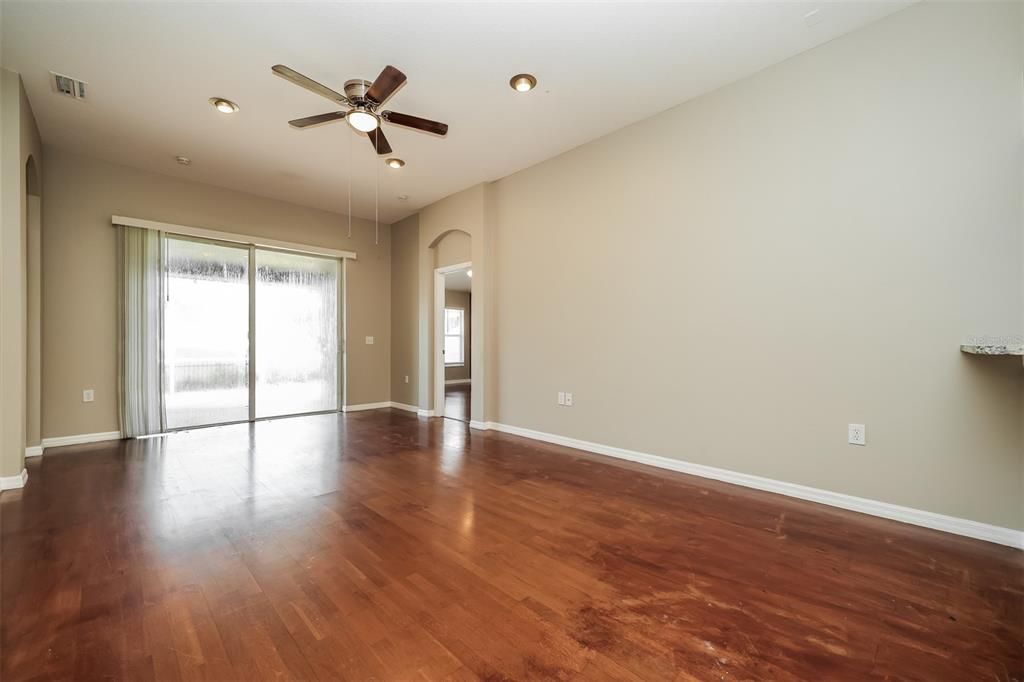 For Sale: $355,000 (3 beds, 2 baths, 2061 Square Feet)