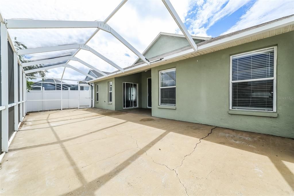 For Sale: $355,000 (3 beds, 2 baths, 2061 Square Feet)