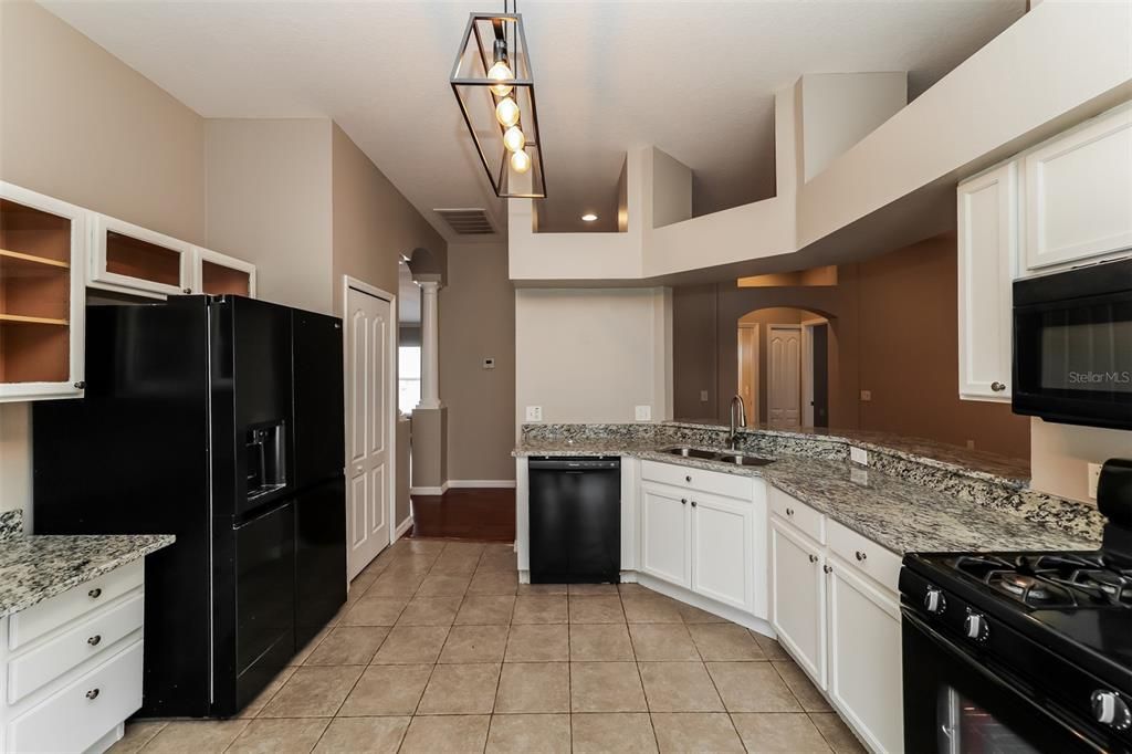 For Sale: $355,000 (3 beds, 2 baths, 2061 Square Feet)