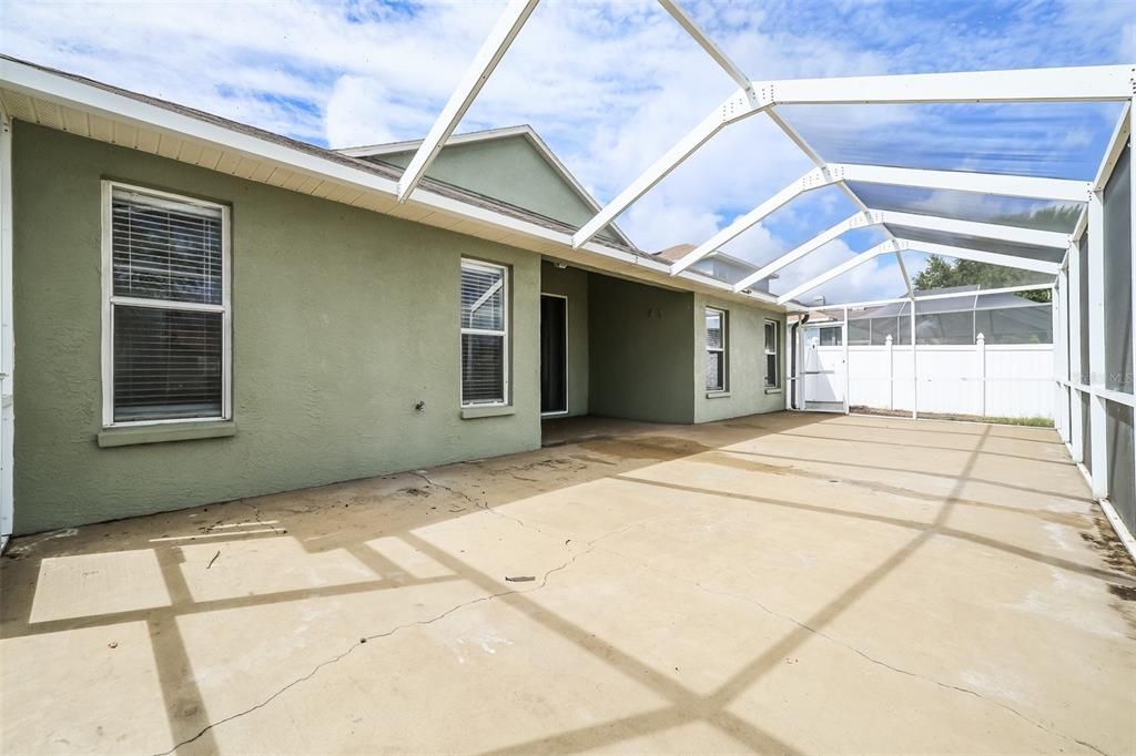 For Sale: $355,000 (3 beds, 2 baths, 2061 Square Feet)
