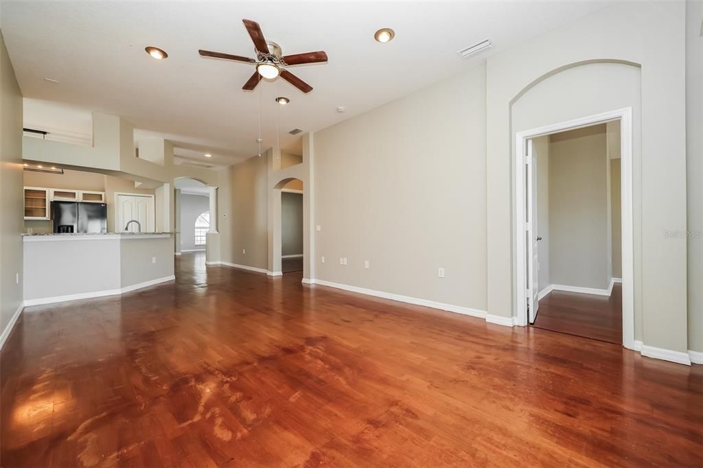 For Sale: $355,000 (3 beds, 2 baths, 2061 Square Feet)