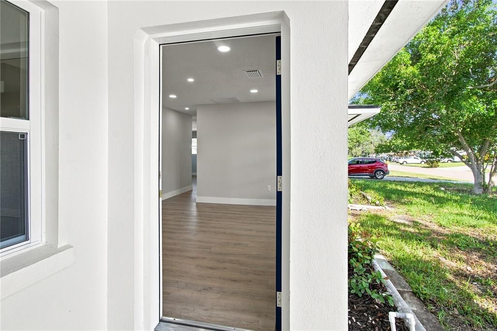 For Sale: $369,900 (3 beds, 3 baths, 1056 Square Feet)