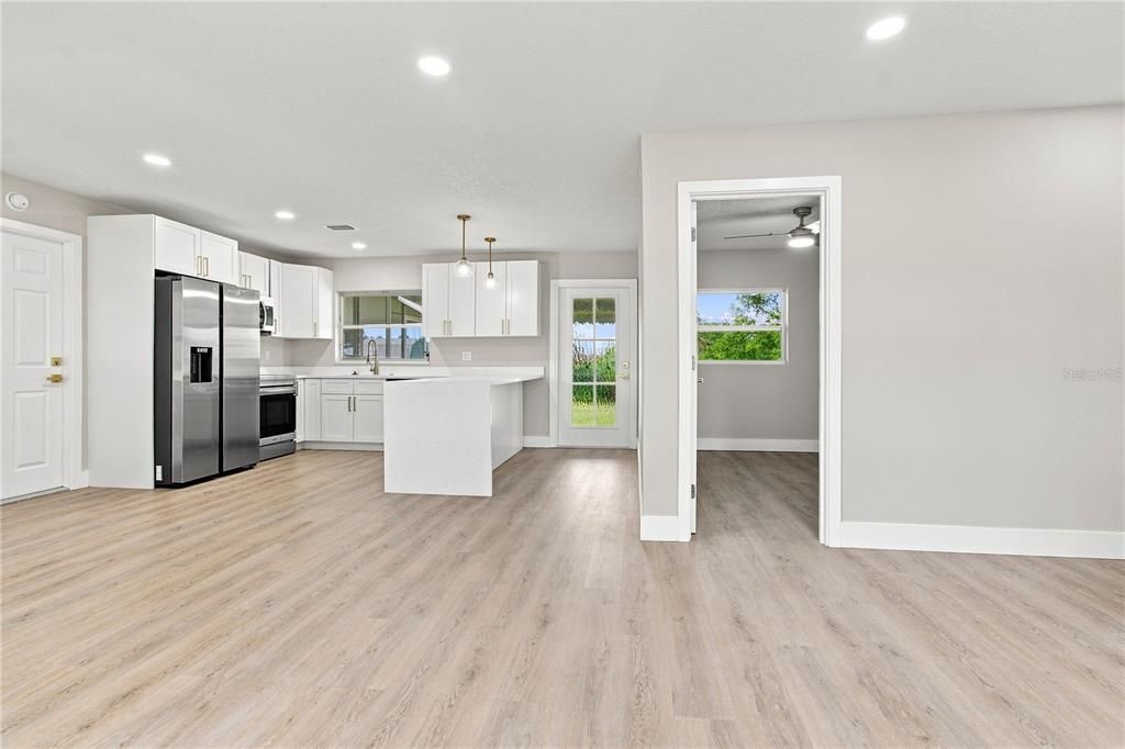 For Sale: $369,900 (3 beds, 3 baths, 1056 Square Feet)
