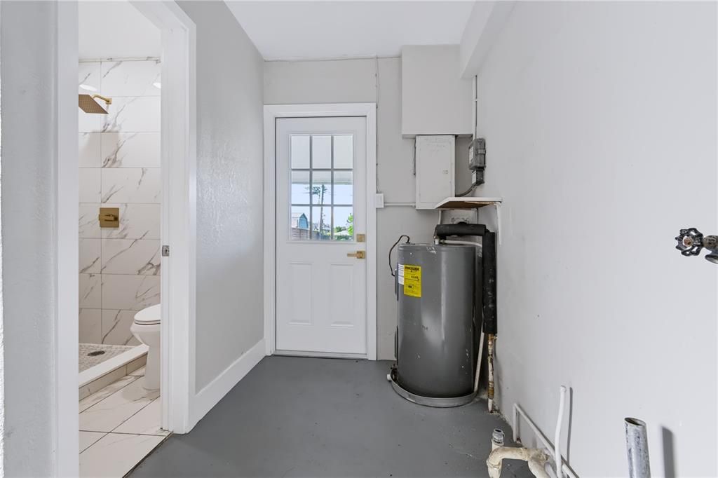 For Sale: $369,900 (3 beds, 3 baths, 1056 Square Feet)