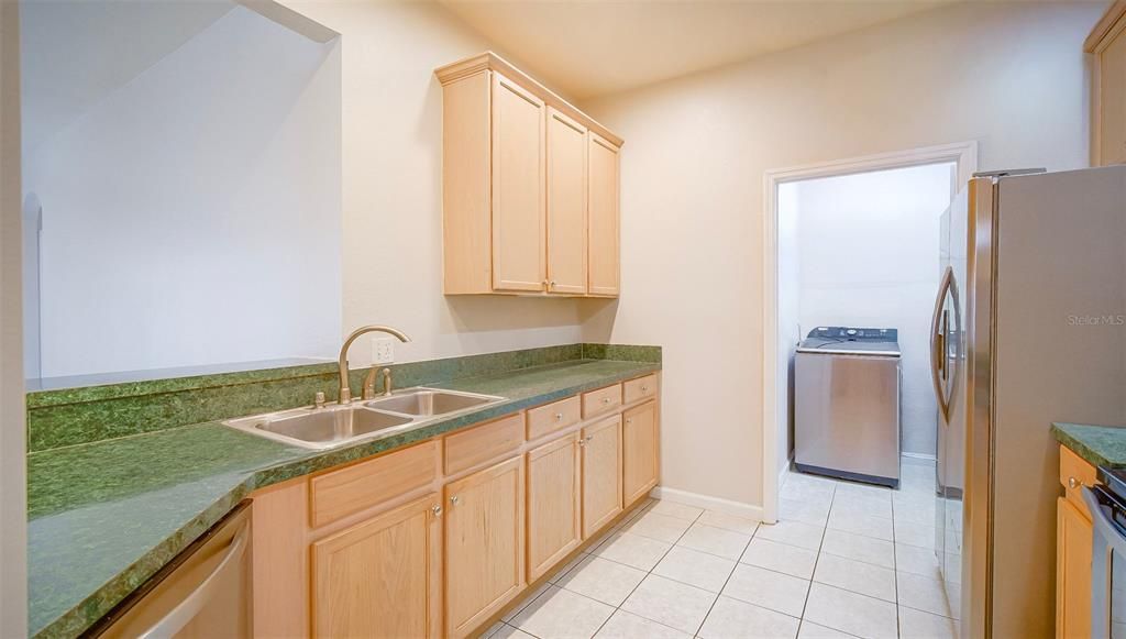 For Rent: $1,750 (3 beds, 2 baths, 1495 Square Feet)