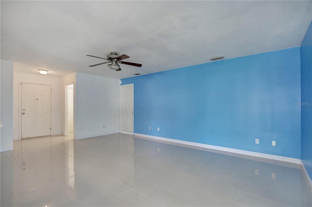 For Sale: $249,900 (2 beds, 2 baths, 1182 Square Feet)